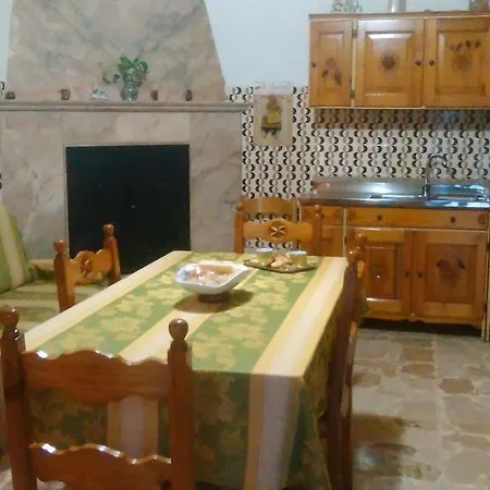 Apartament La Chiazzedda Casa Vacanza *